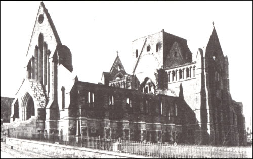 photo of the remains of the Anglican Cathedral after the fire of 1892