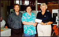 cheque presentation photo