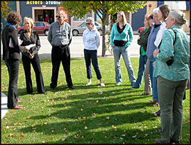 photo of Nancy Holmes and audience